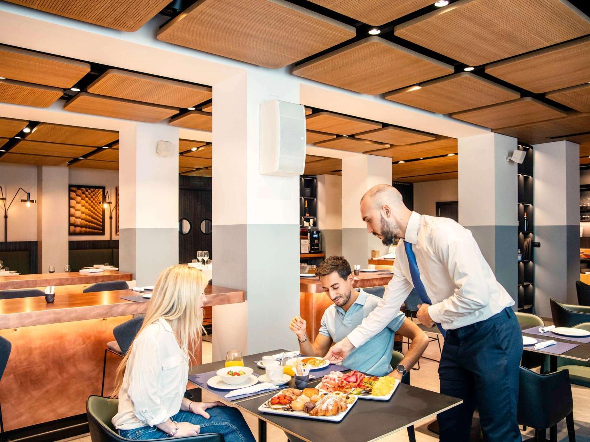 Novotel Parma Centro Esterno foto